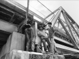 ave-bonar-photo_lower-rio-grande-valley_boys-crossing-over