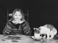 ave-bonar-photography-girl-and-cat-portrait